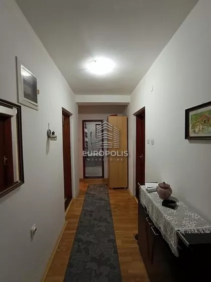 Novi Banovci | 4zida.rs