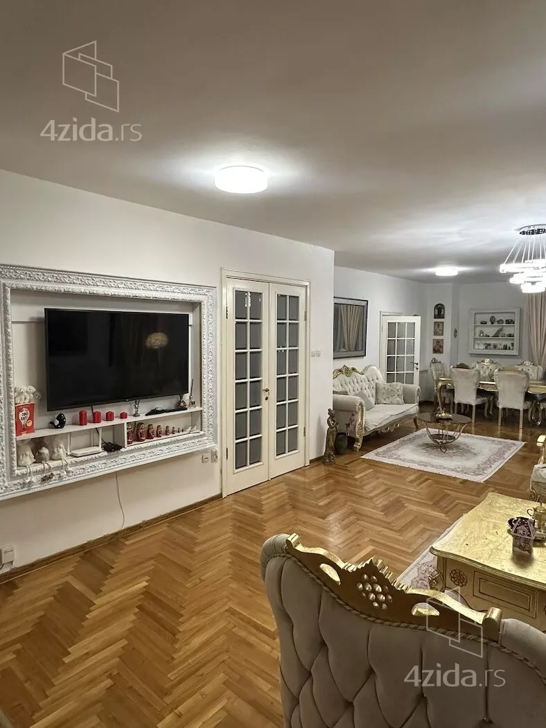 Troiposoban stan | 4zida