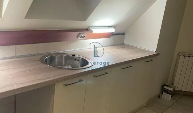 Šestosoban stan | 4zida