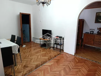 Omladinsko šetalište | 4zida.rs