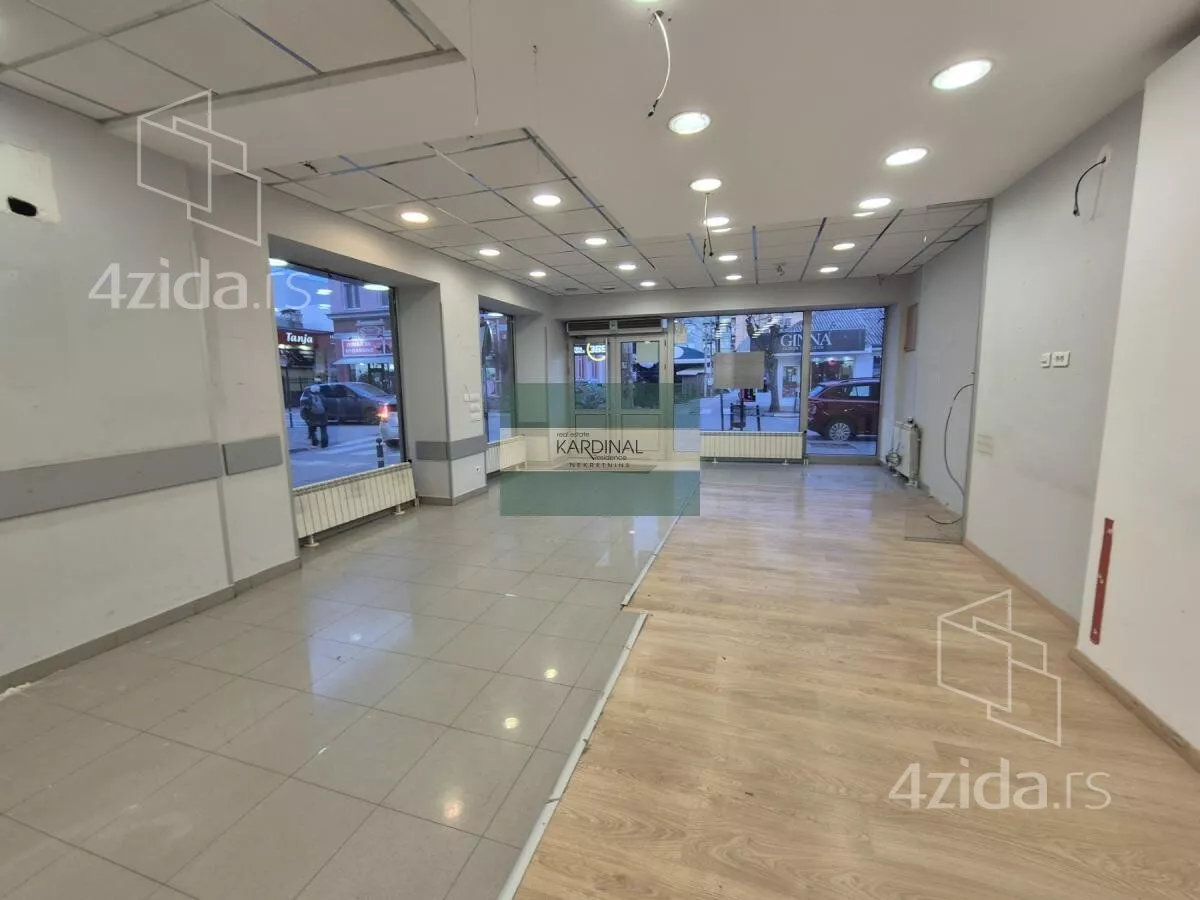 Poslovni prostor | 4zida