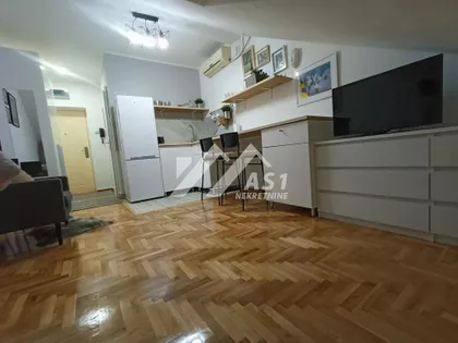 Cara Dušana | 4zida.rs