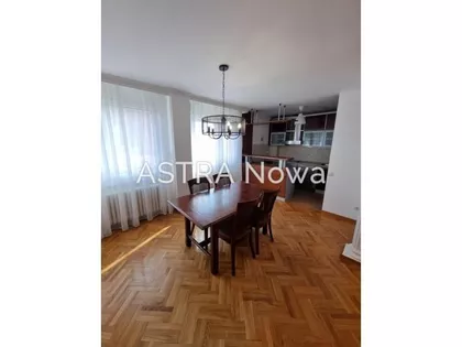Vukov Spomenik | 4zida.rs