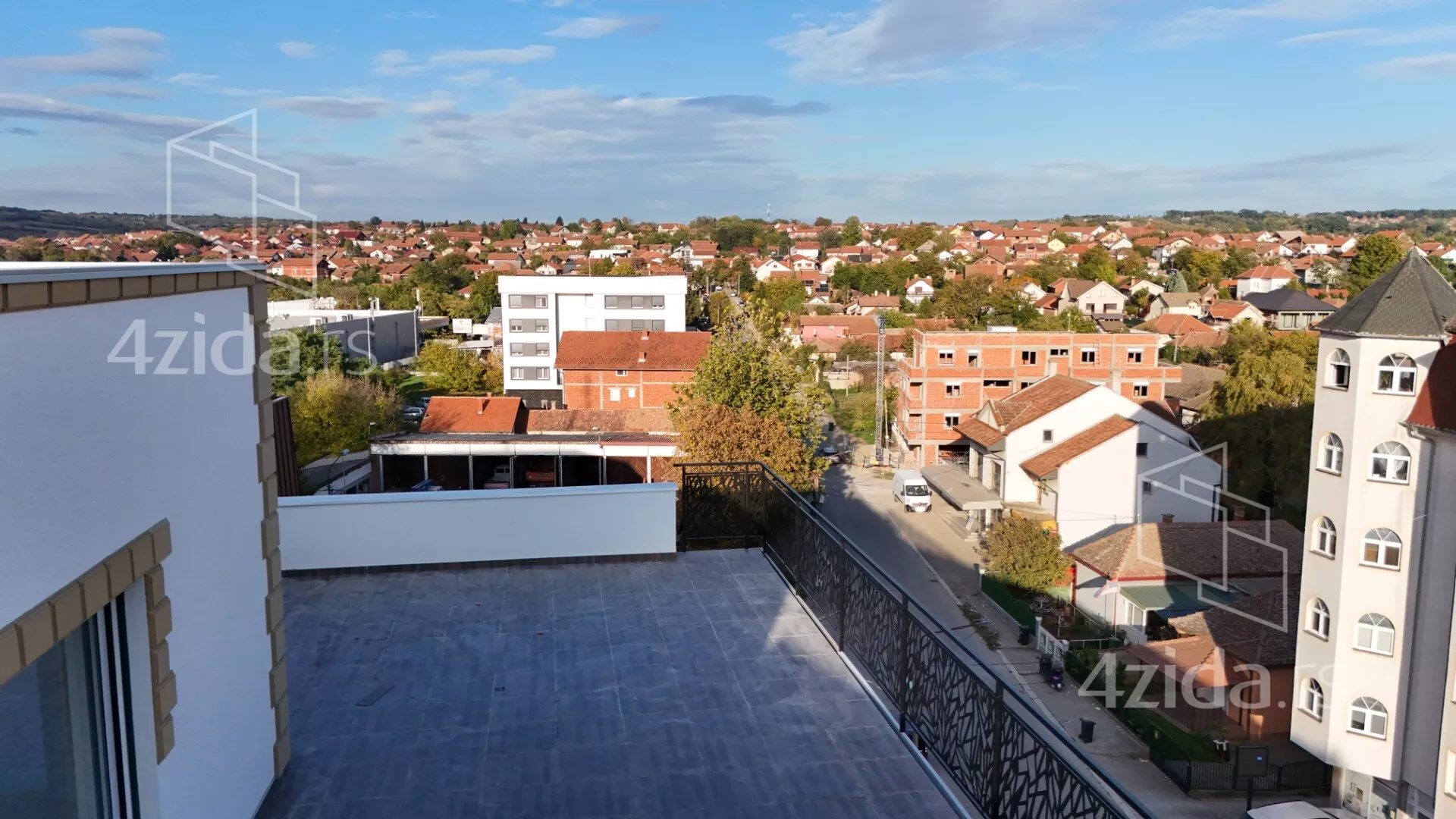 Petosoban stan | 4zida