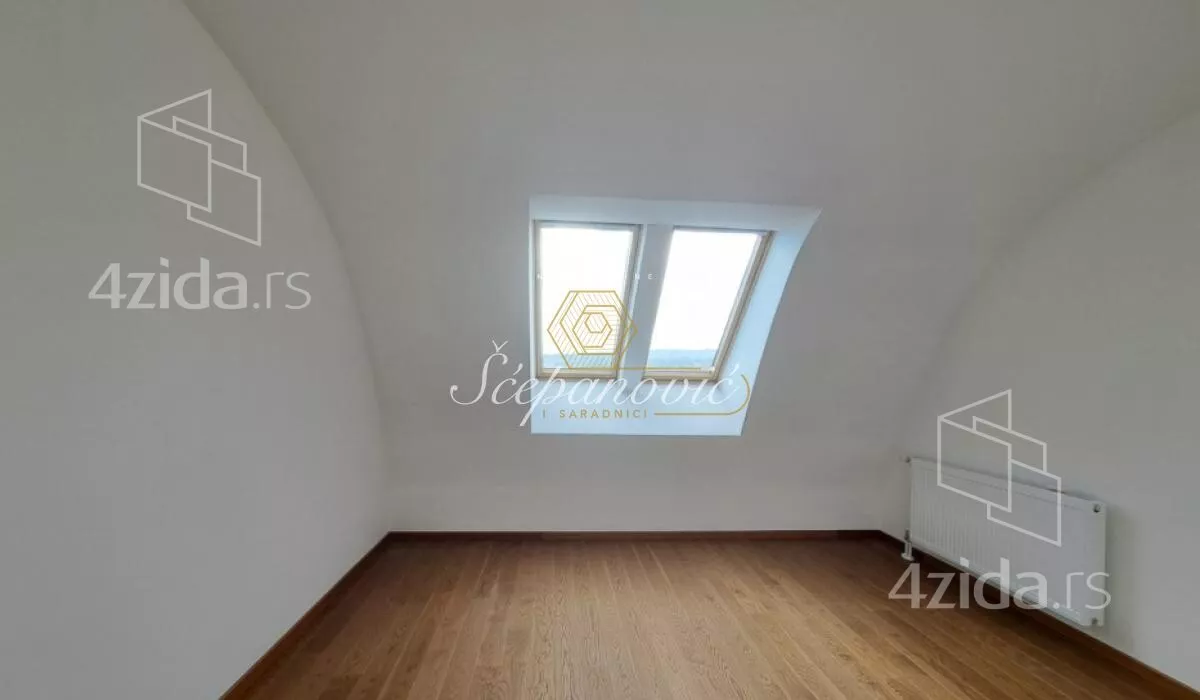 Šestosoban stan | 4zida