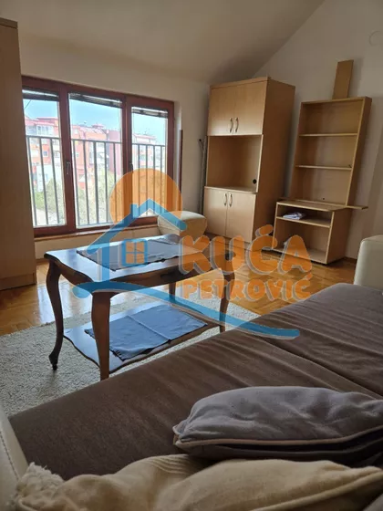 Hajduk Veljkova | 4zida.rs