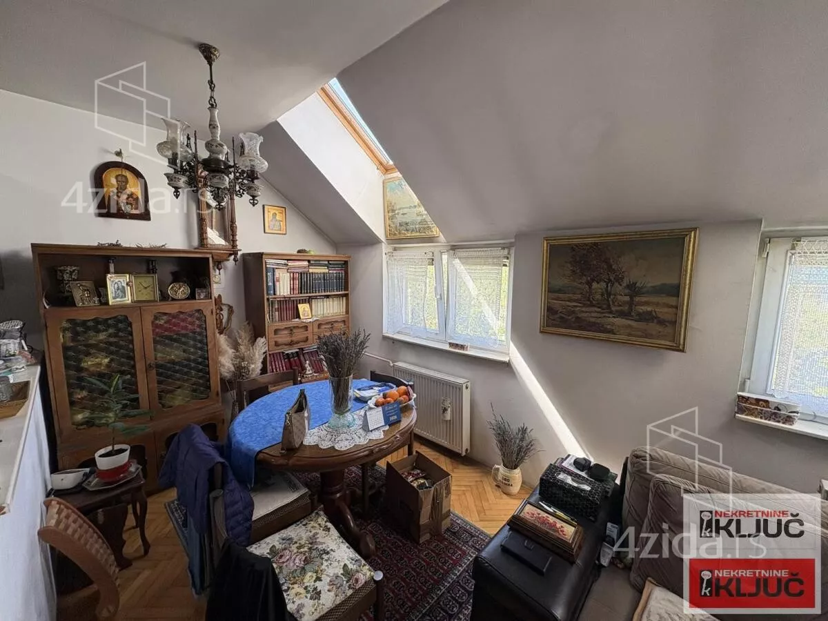 Troiposoban stan | 4zida