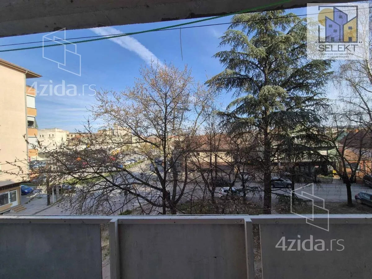 Dvoiposoban stan | 4zida