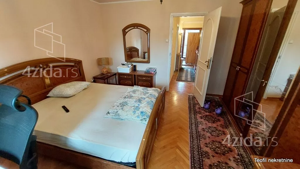5-etažna kuća | 4zida