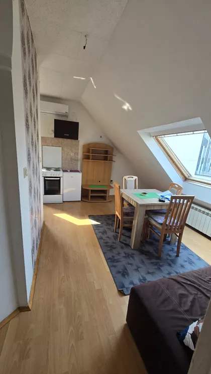 Učitelj Milina 33 | 4zida.rs
