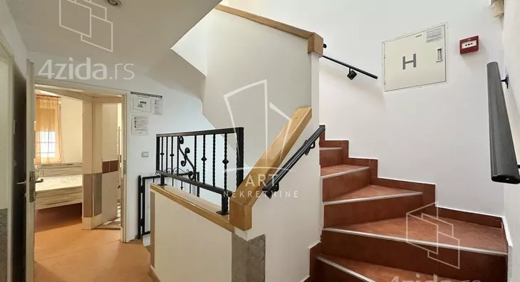 4-etažna kuća | 4zida
