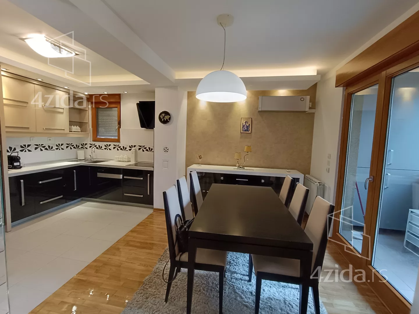 Dvoiposoban stan | 4zida