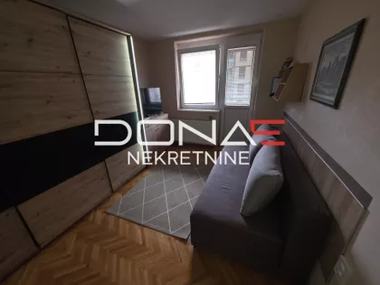 Trg Kralja Aleksandra Ujedinitelja | 4zida.rs