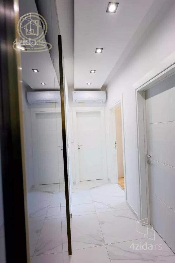 Petosoban stan | 4zida