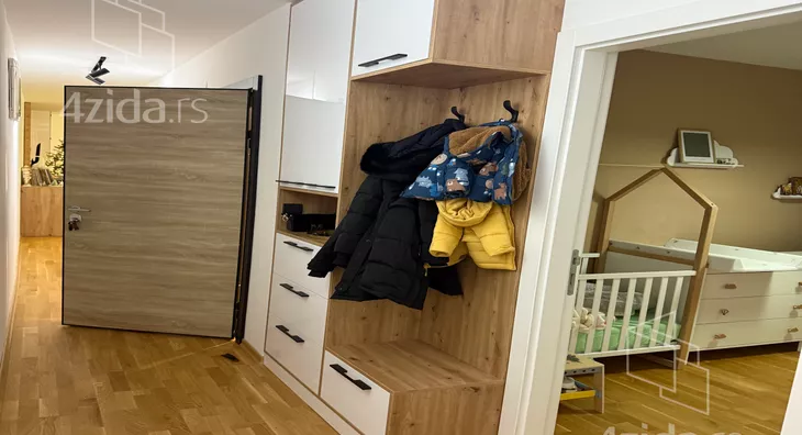 Troiposoban stan | 4zida