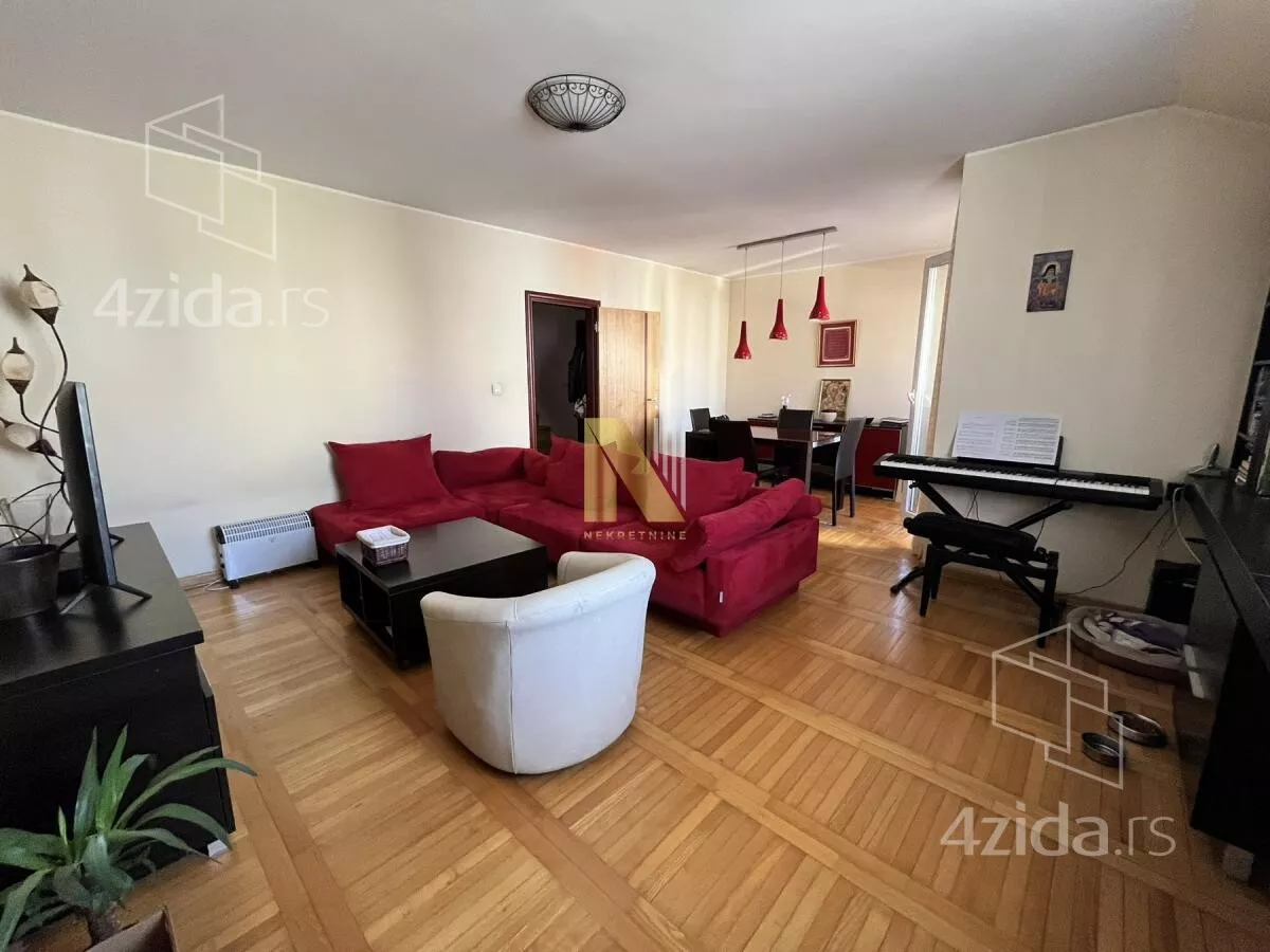 Petosoban stan | 4zida