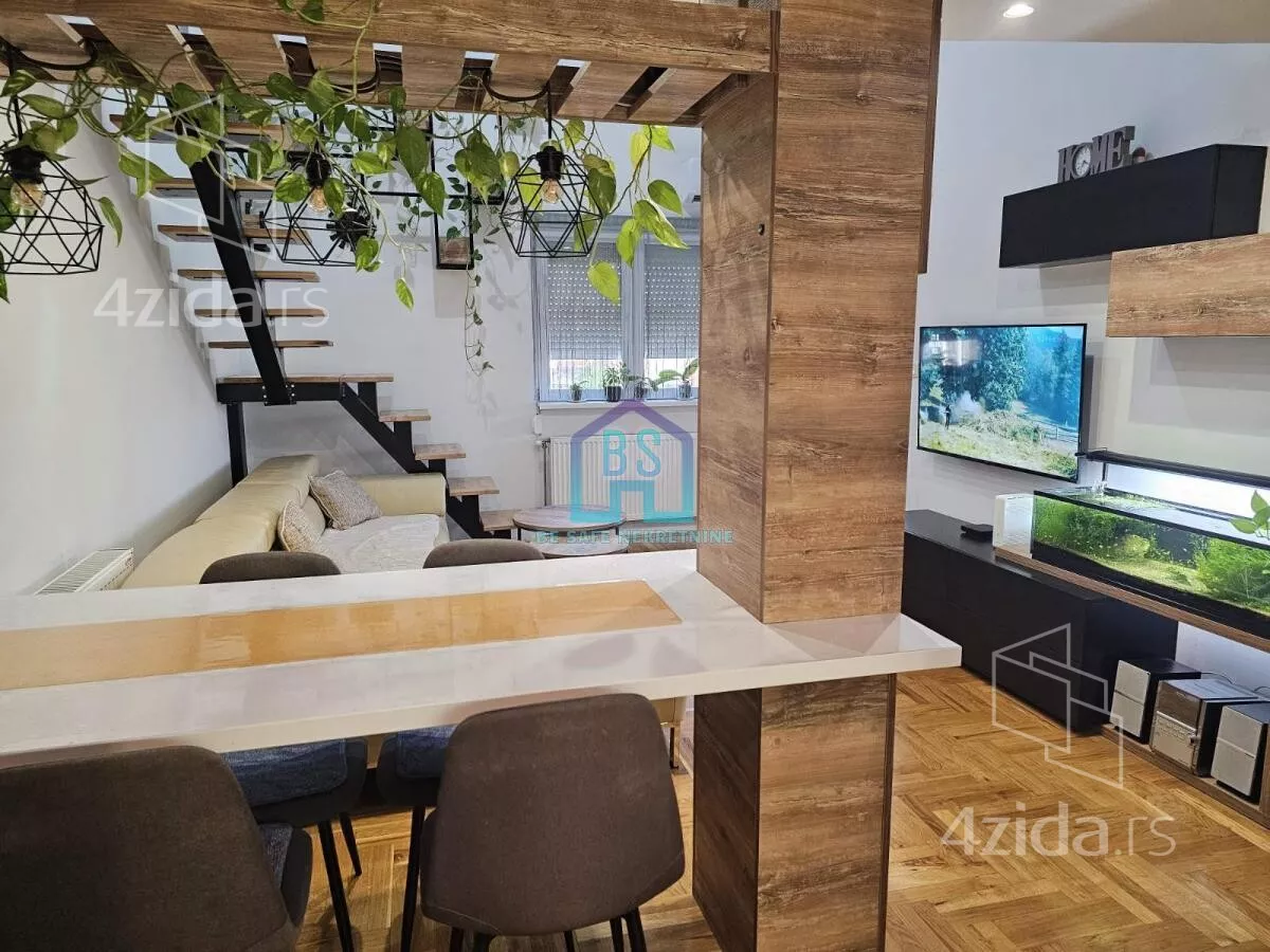 Troiposoban stan | 4zida