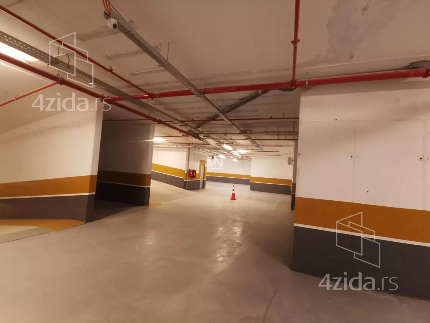 Garaža | 4zida