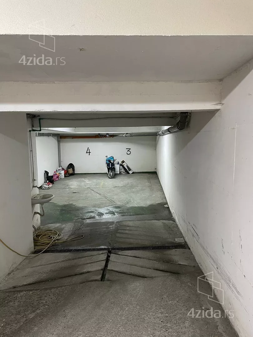 Garaža/Parking | 4zida