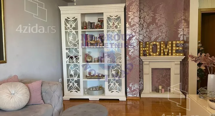 Četvoroiposoban stan | 4zida