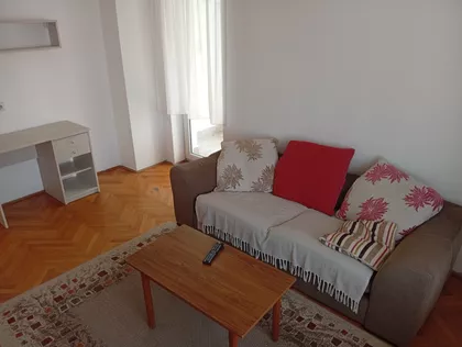 Velikotrnavska 13 | 4zida.rs
