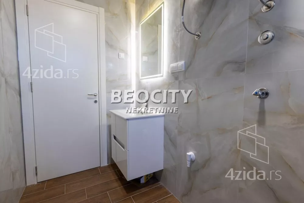 Četvoroiposoban stan | 4zida