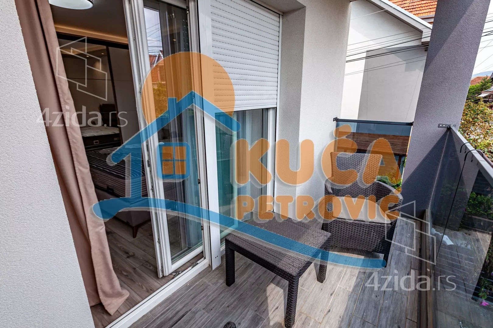 Dvoiposoban stan | 4zida