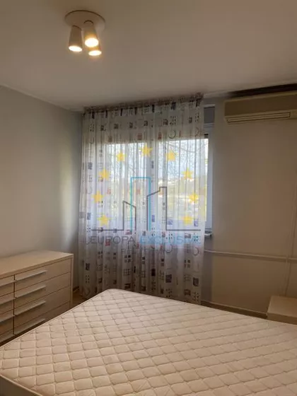 Ustanička | 4zida.rs