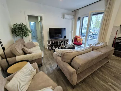 Bata Lakina | 4zida.rs