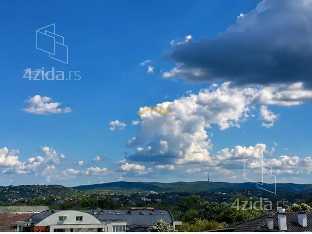 Četvoroiposoban stan | 4zida