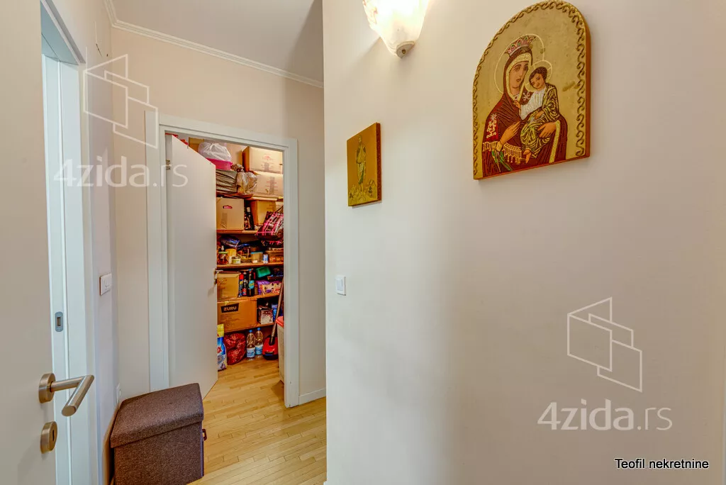 Troiposoban stan | 4zida