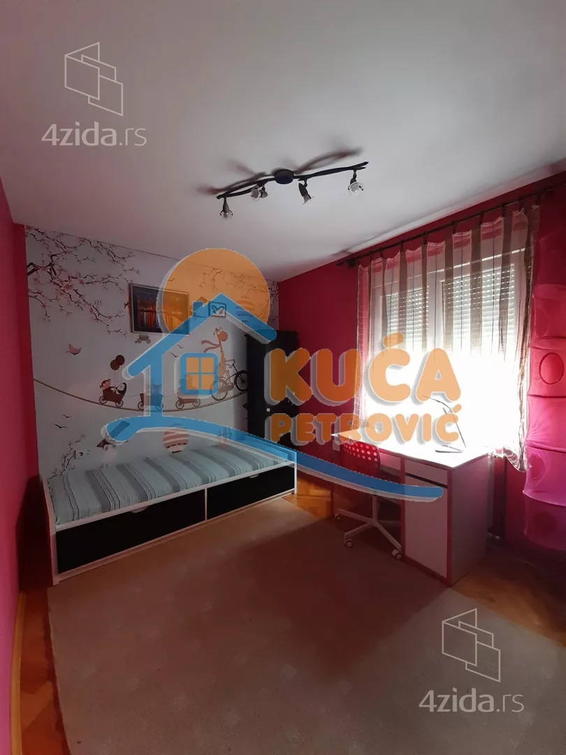 Troiposoban stan | 4zida