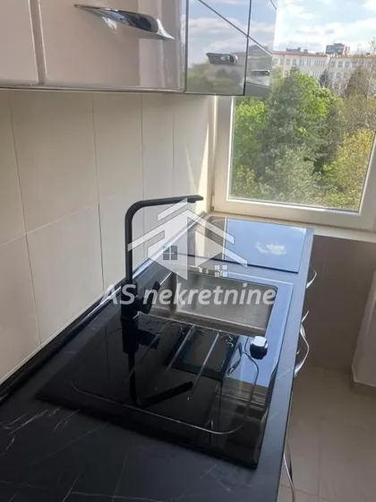 Vukov Spomenik | 4zida.rs