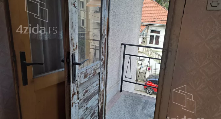 Četvoroiposoban stan | 4zida