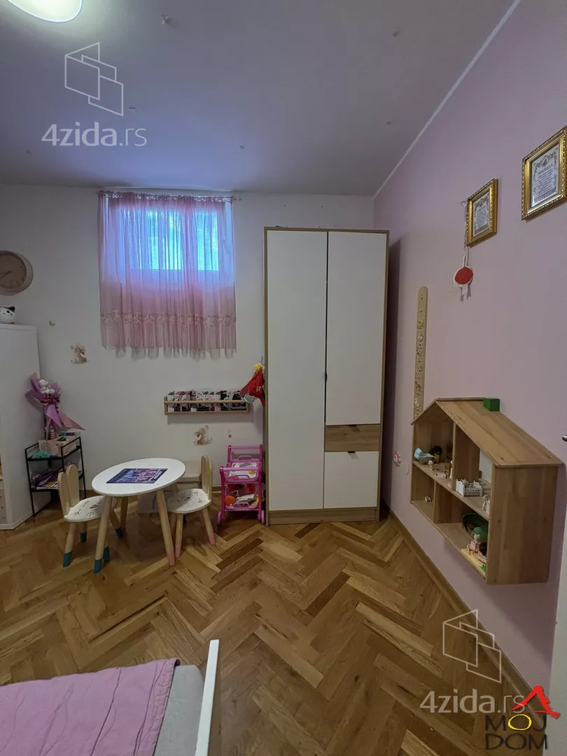 Troiposoban stan | 4zida