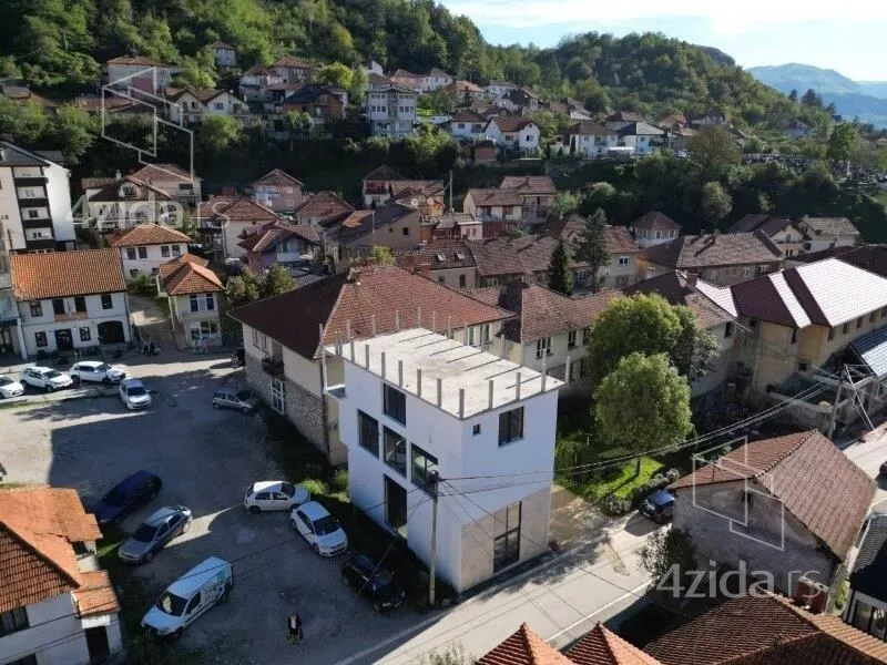 Lokal | 4zida