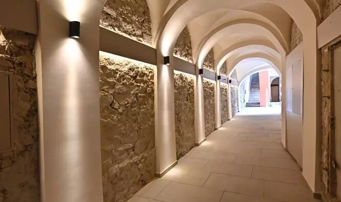 Poslovna zgrada | 4zida