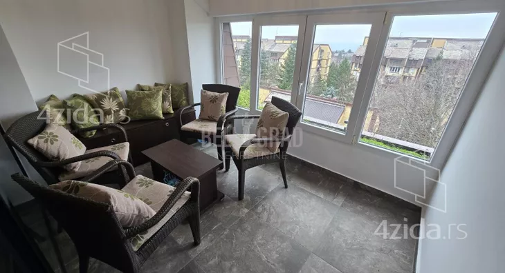 Petosoban stan | 4zida