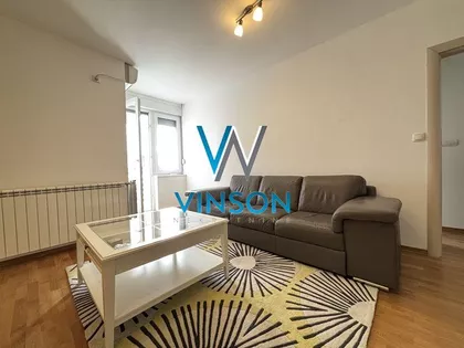 Petra Drapšina | 4zida.rs