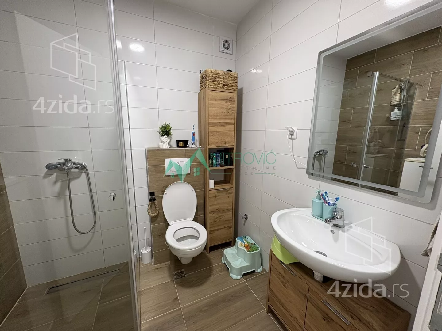 Troiposoban stan | 4zida