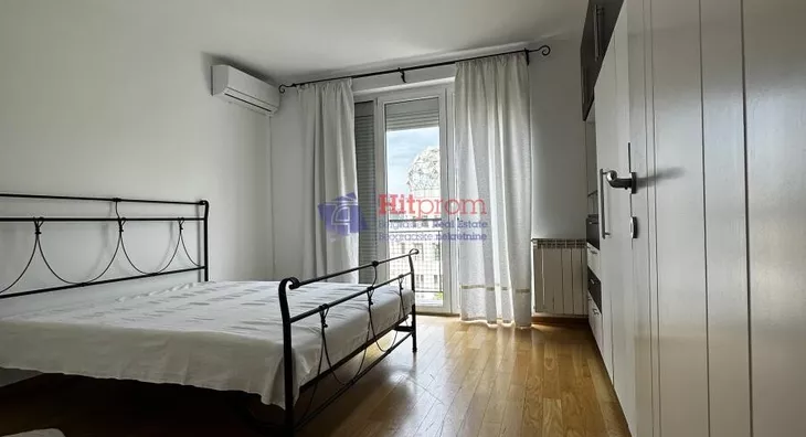 Šestosoban stan | 4zida