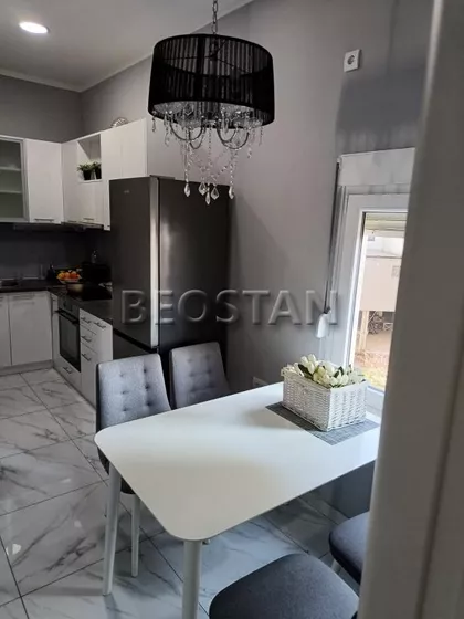 Vojvode Vlahovica | 4zida.rs