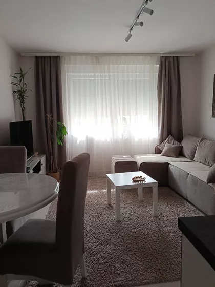 Obrenovićeva 10 | 4zida.rs