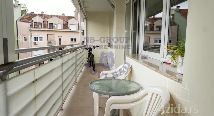 Petosoban stan | 4zida