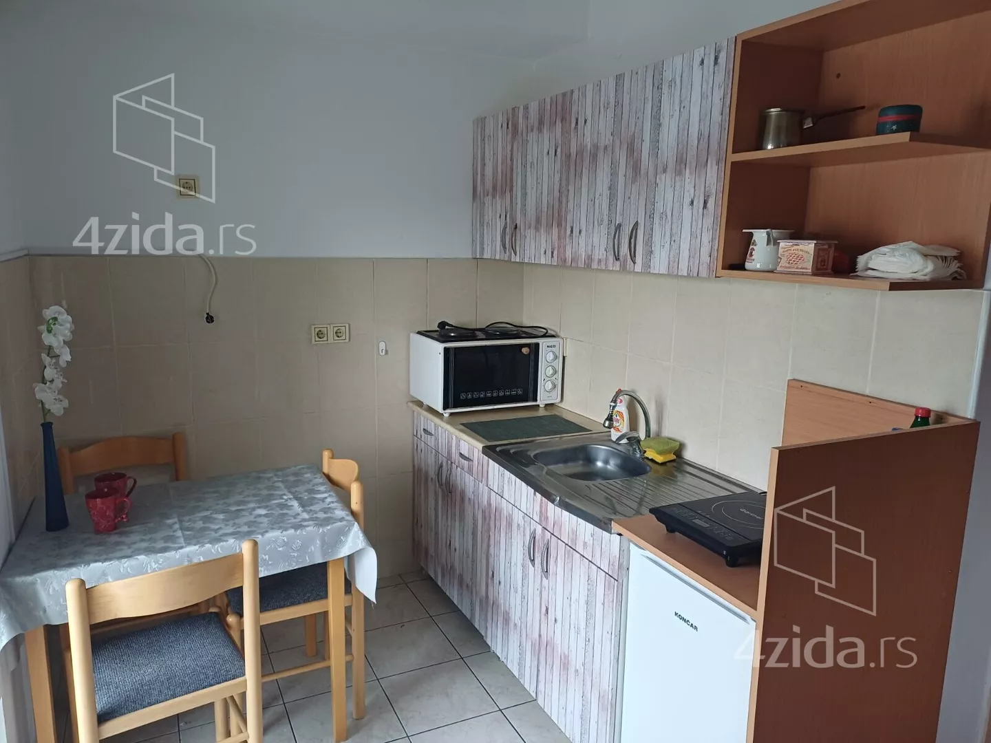 Jednoiposoban stan | 4zida