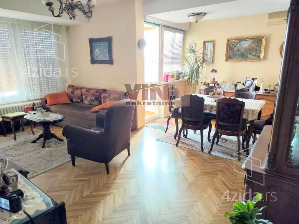 Troiposoban stan | 4zida