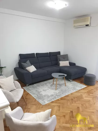 VASE STAJIĆA | 4zida.rs