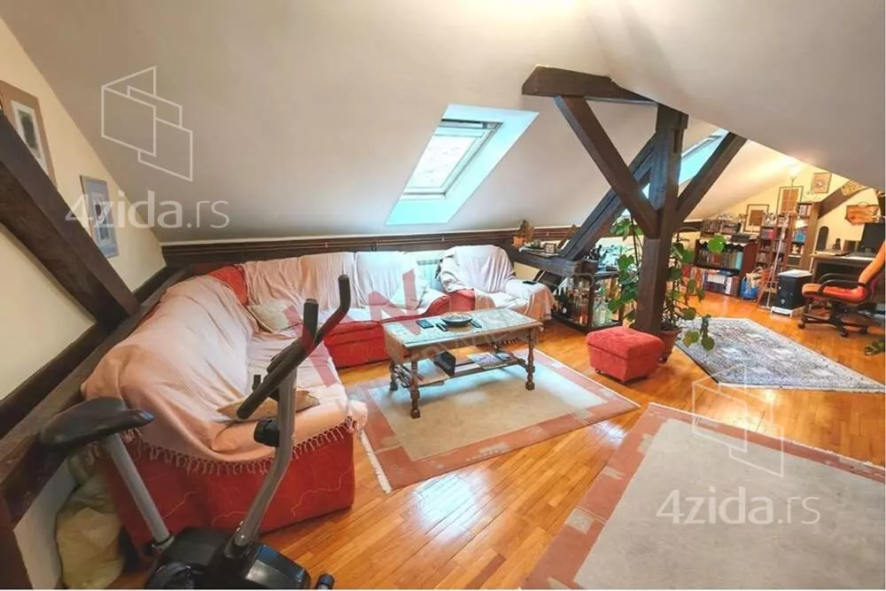 Četvoroiposoban stan | 4zida