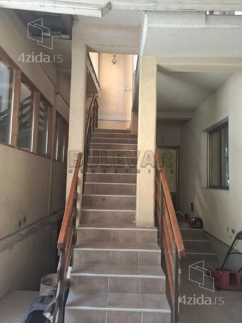 Lokal | 4zida