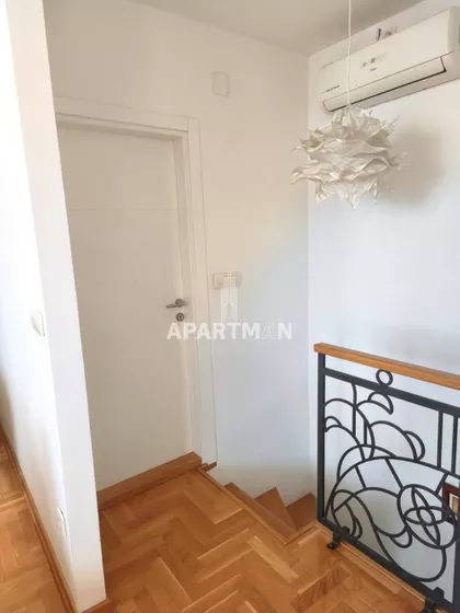 Gospodara Vučića | 4zida.rs